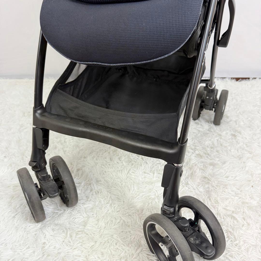 【美品】アップリカ ラクーナクッションフリー　2141888　軽量　818-8