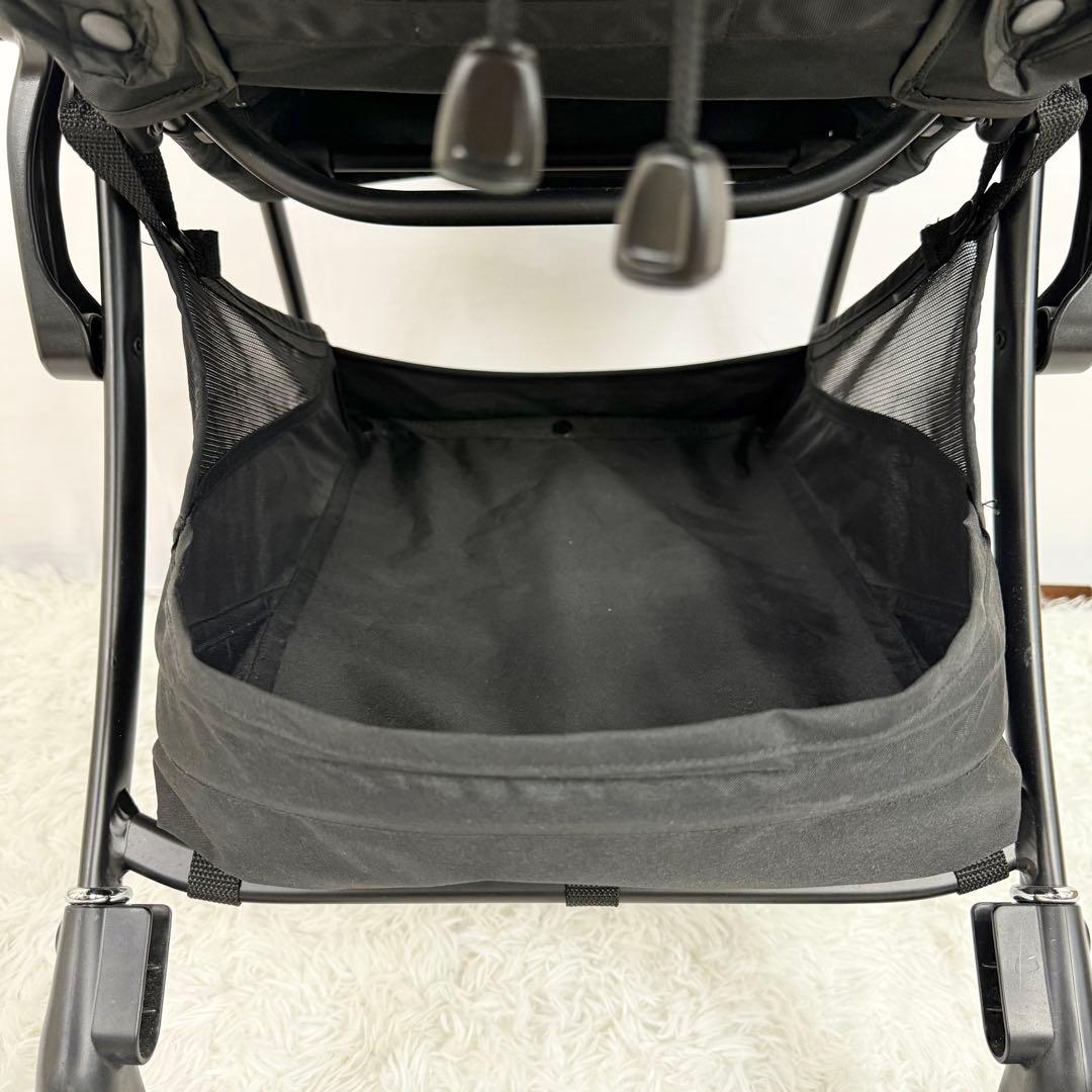 【美品】アップリカ ラクーナクッションフリー　2141888　軽量　818-8