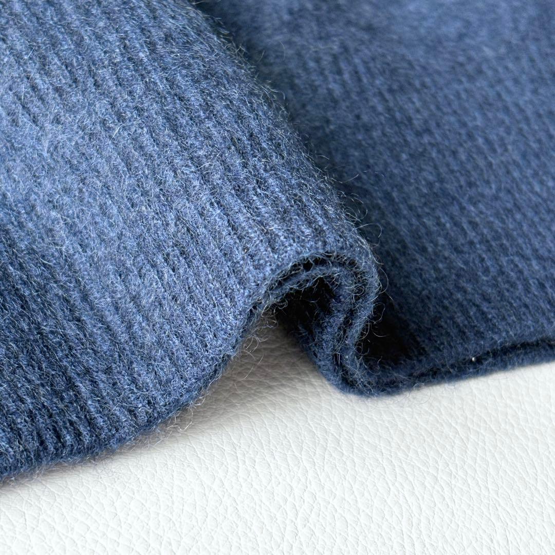 2872y美品　ドレステリア　ふわふわ♡カシミヤファーニット　紺 クルーネック