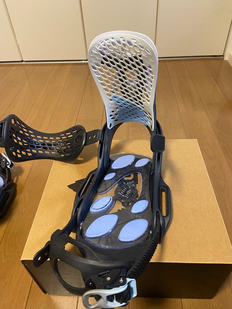 バートン エスカペード Mサイズ EST