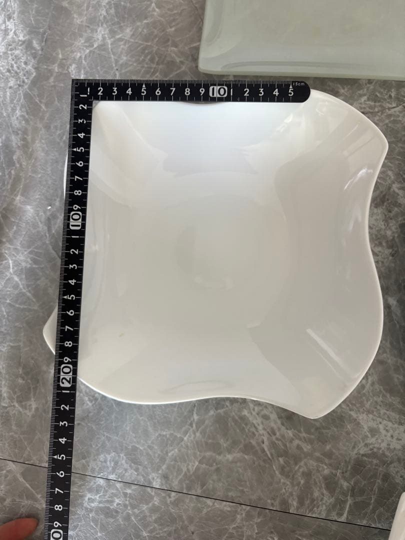 ブランド食器セット（白・黒・楕円形）