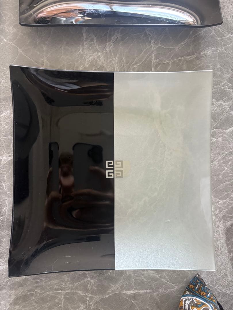 ブランド食器セット（白・黒・楕円形）