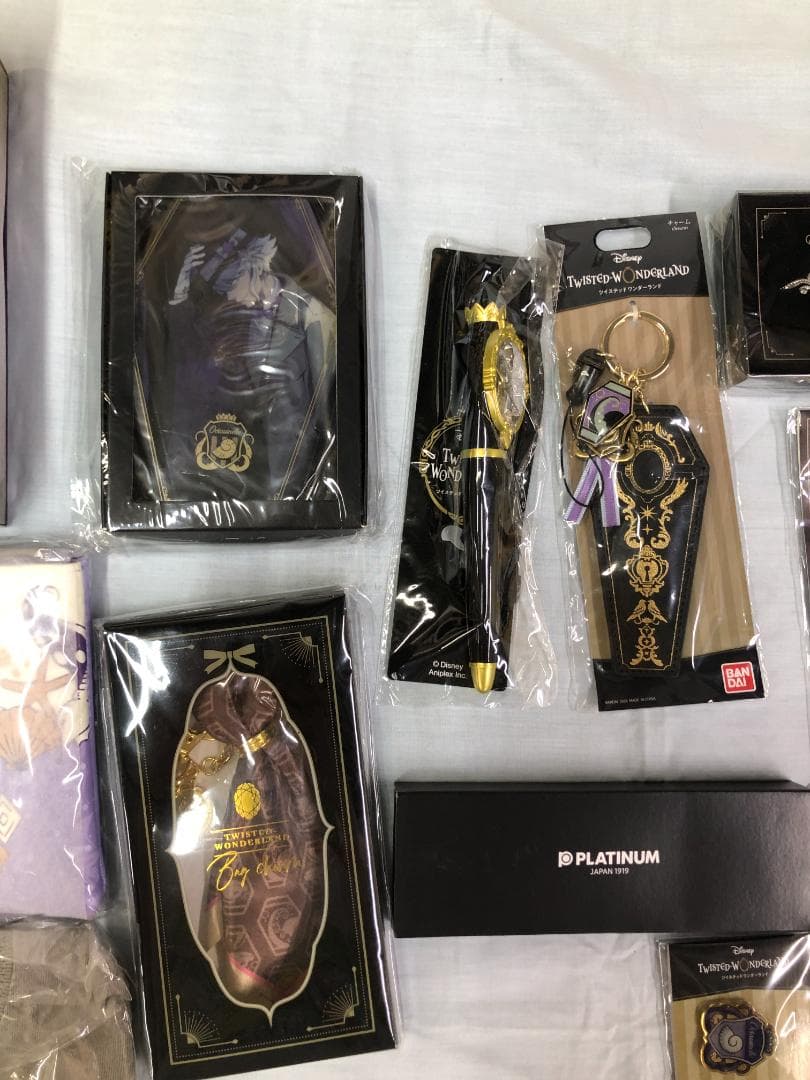 ツイステッドワンダーランド オクタヴィネル アズール グッズ まとめ