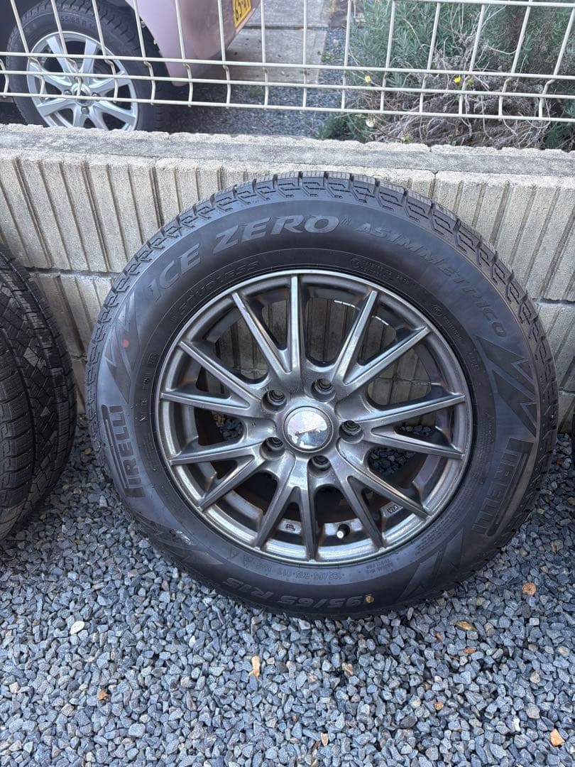 コメ太郎　スタッドレスタイヤ　4本　　2025年製‼️