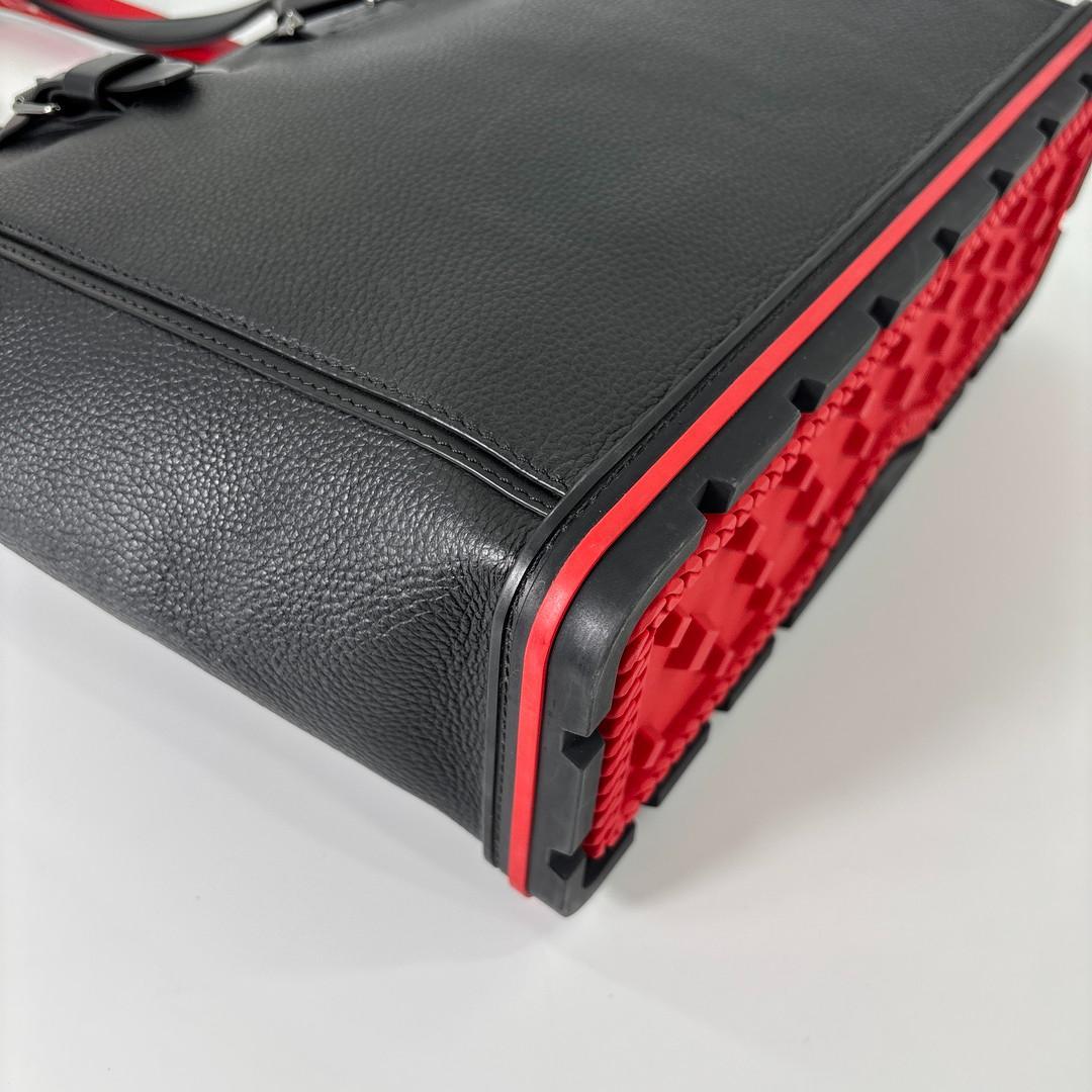 未使用 クリスチャン ルブタン カバイカー トートバッグ メンズ ブラック 黒