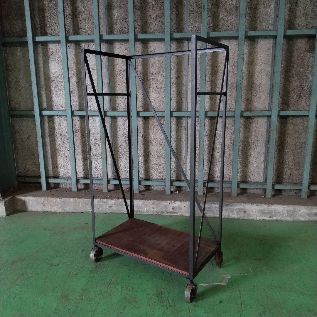 海外製 インダストリアル アイアンラック キャスター付き 店舗什器