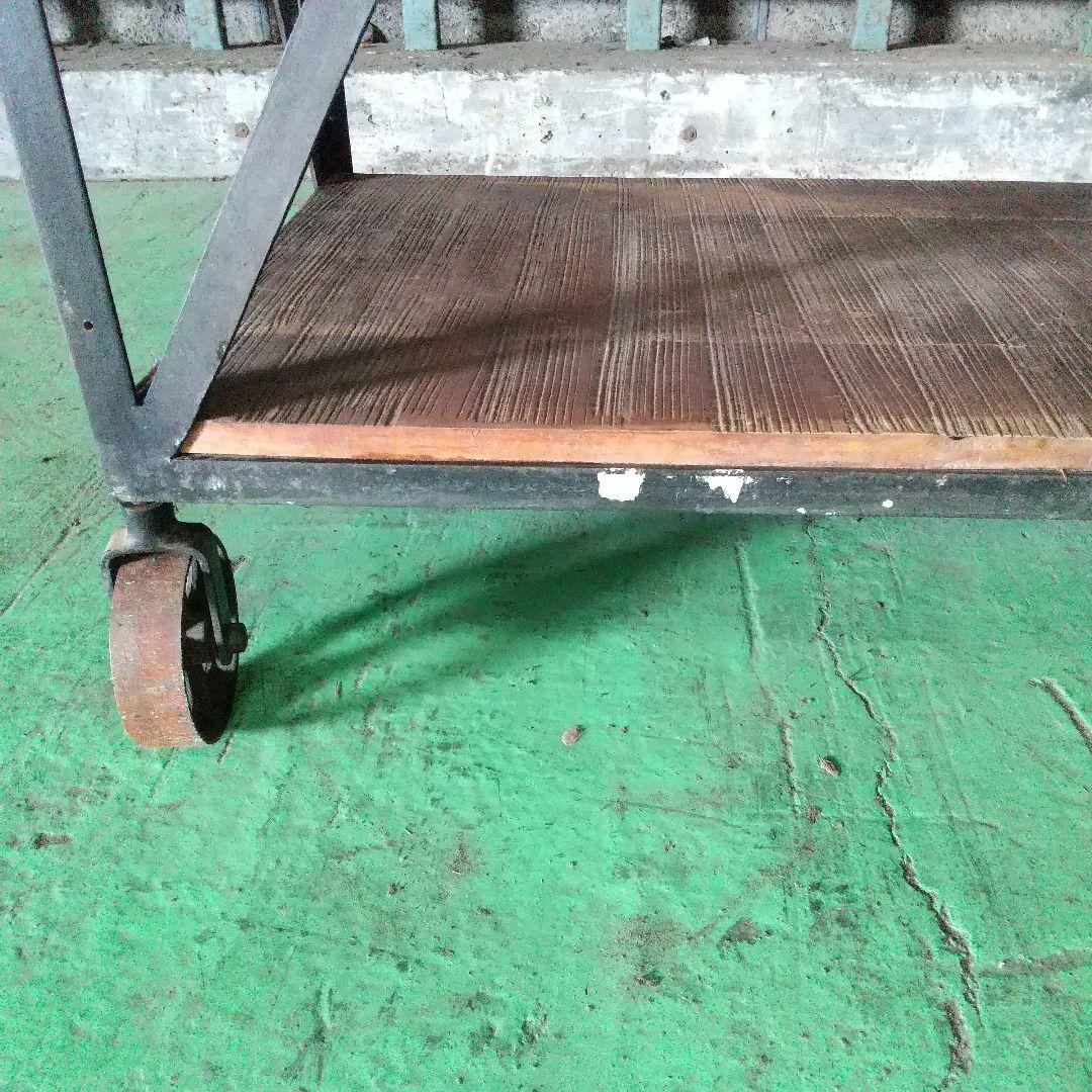 海外製 インダストリアル アイアンラック キャスター付き 店舗什器