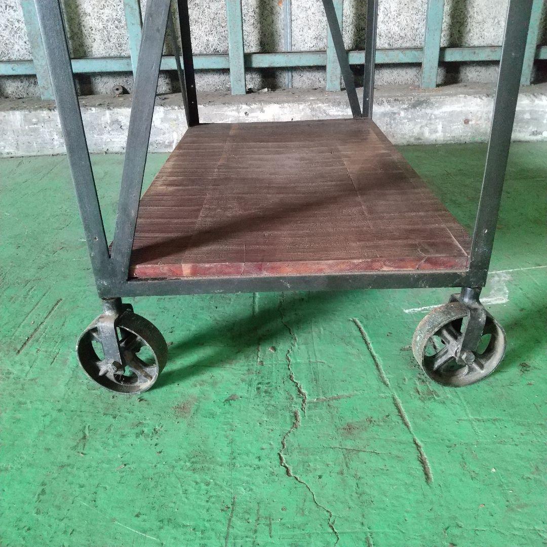 海外製 インダストリアル アイアンラック キャスター付き 店舗什器