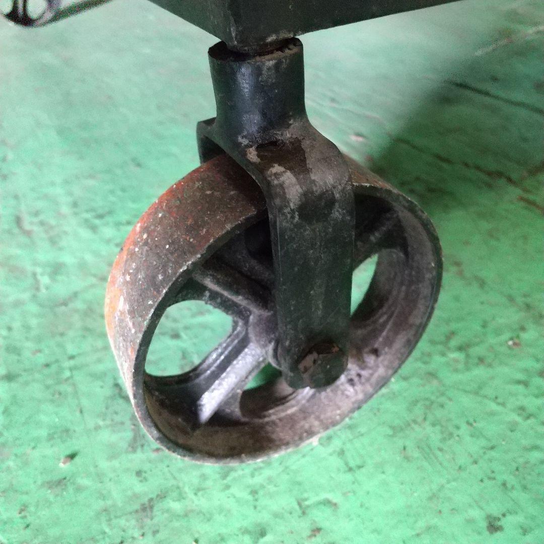 海外製 インダストリアル アイアンラック キャスター付き 店舗什器