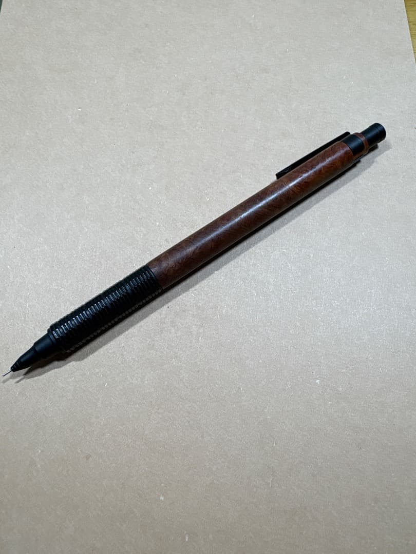 木軸オレンズネロ　花梨瘤