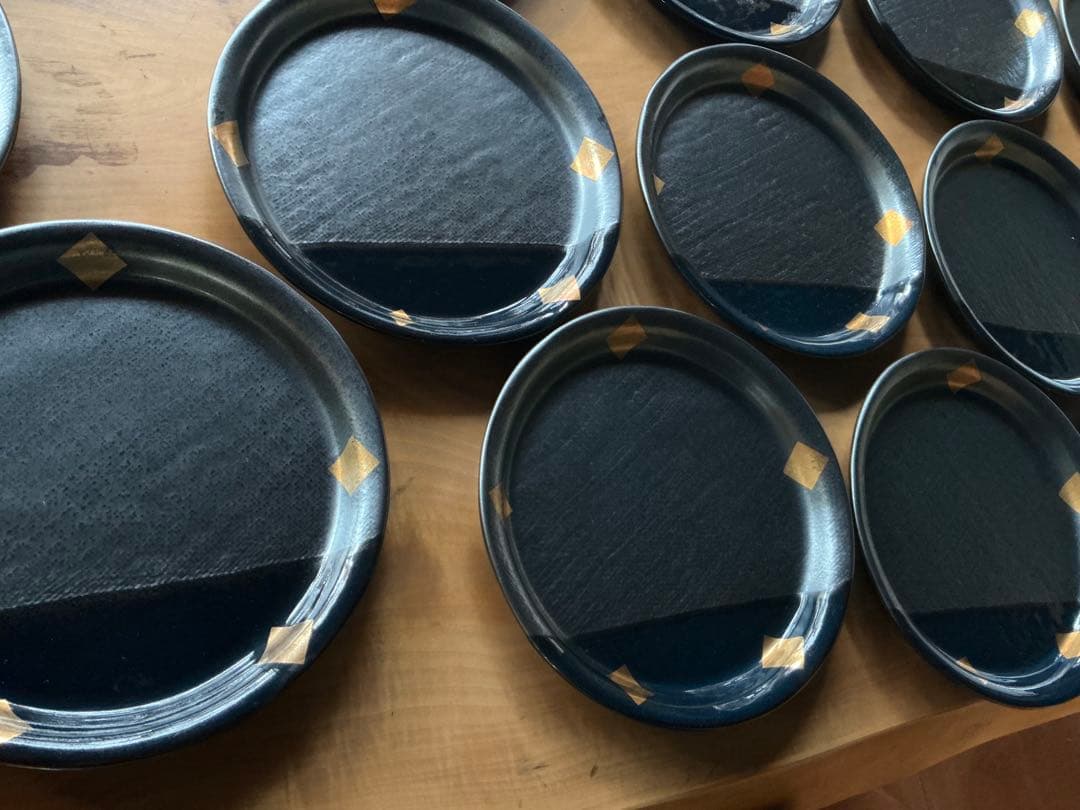 金箔　黒色　陶器皿セット 19枚