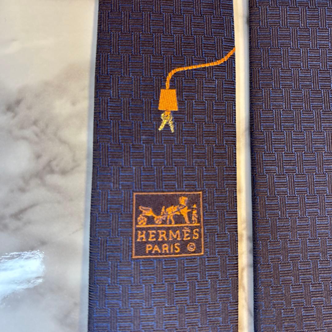 【極美品✨】HERMES ネクタイ　ネイビー　ファソネ　鍵　紺　刺繍