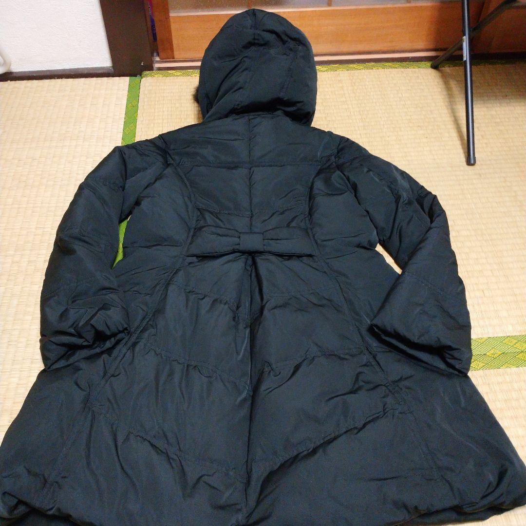 リボン付き黒ダウンジャケット フード付き