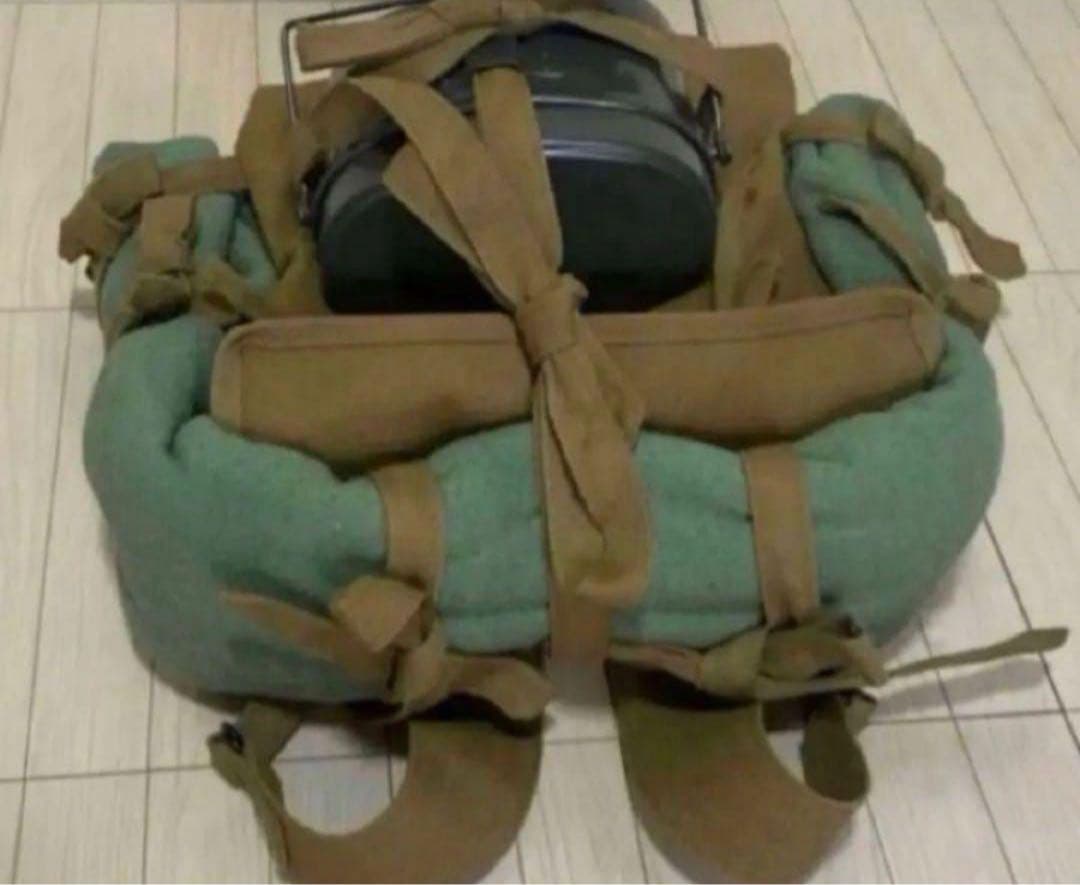 日本軍 帝国陸軍兵用九九式背囊（複製品）と毛布（新品）、飯盒付き（中古）蛸足背囊