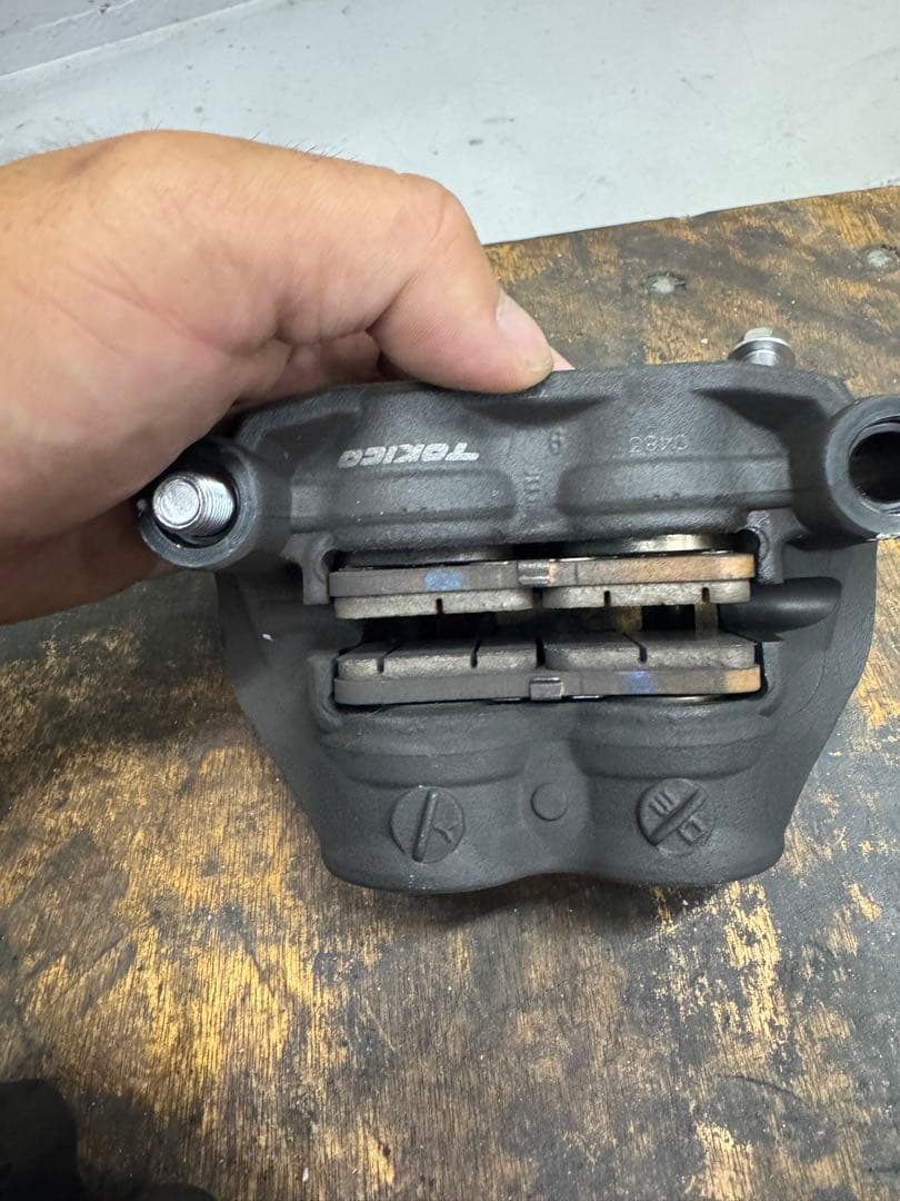 z900rs 純正ブレーキキャリパー　前後セット