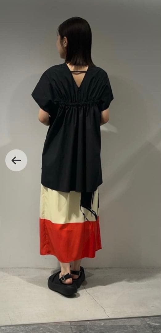 ★3連休限定出品★【極美品】今季 ADORE アドーア タンブラーローンブラウス