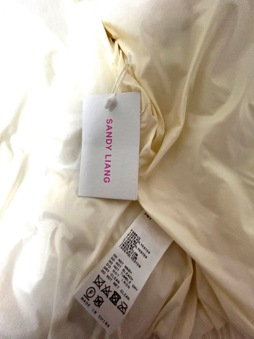 新品未使用SANDY LIANGリボン付きホワイトダウンベスト