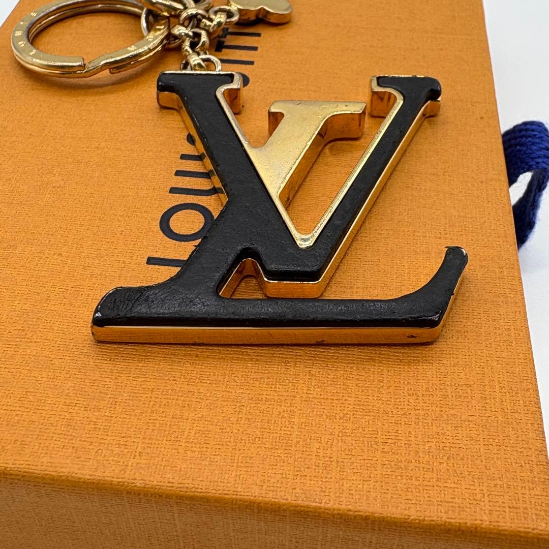 LOUIS VUITTON ルイヴィトン　ポルトクレ　カプシーヌ　キーリング