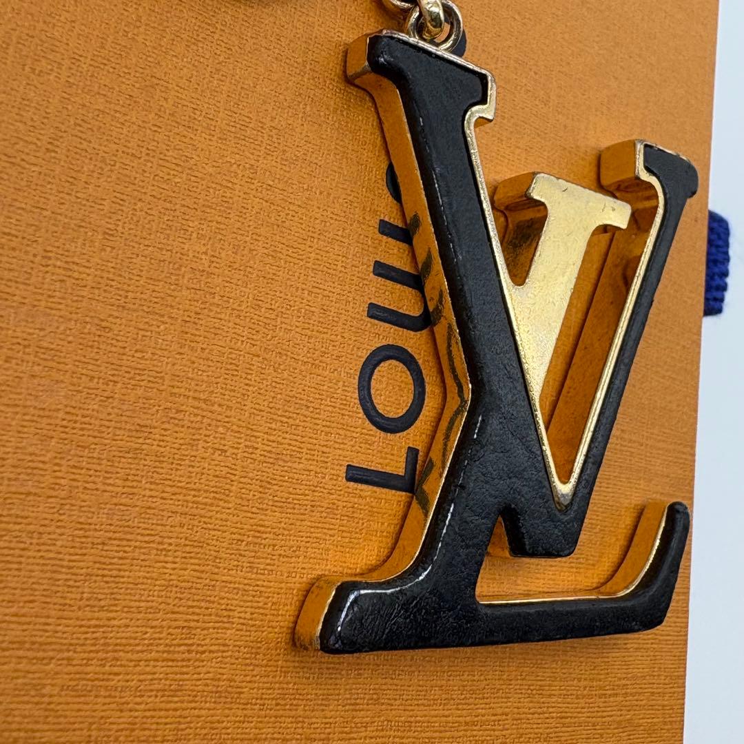 LOUIS VUITTON ルイヴィトン　ポルトクレ　カプシーヌ　キーリング