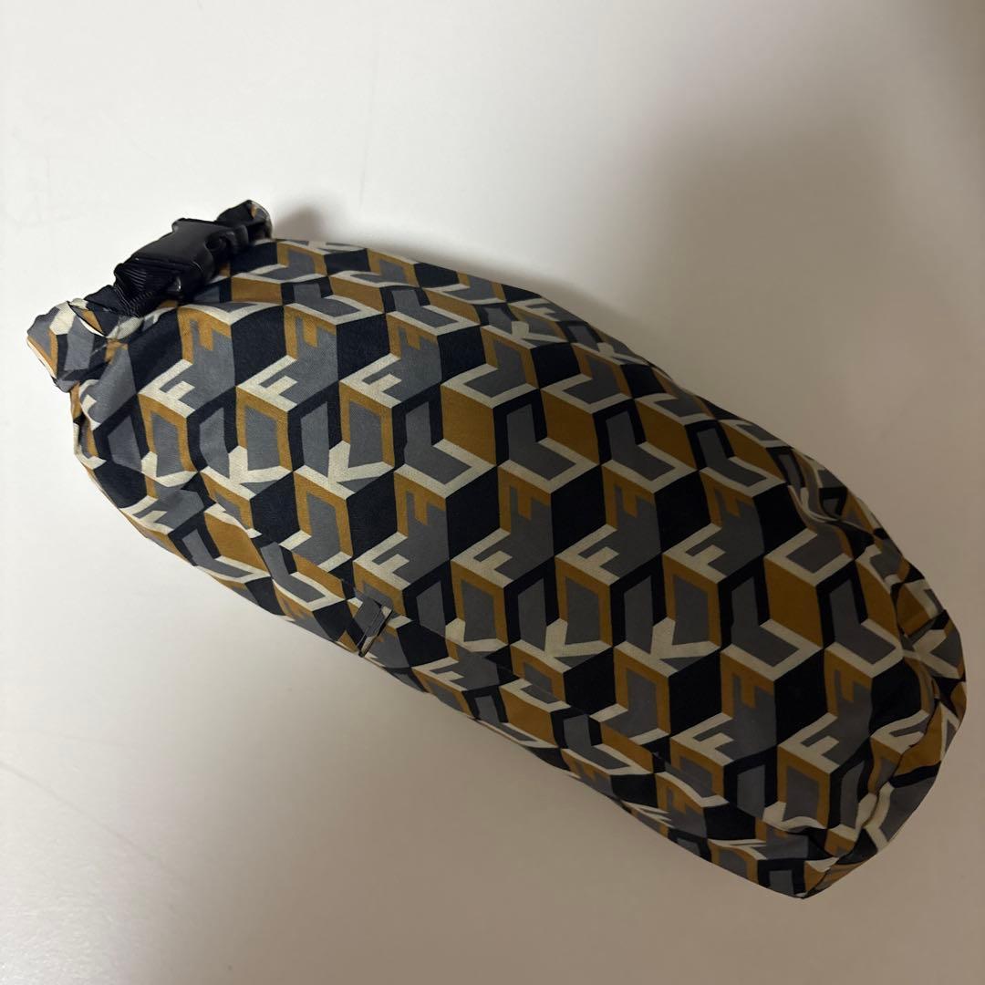 UNDERCOVER ✖️KiU コラボレインギア ポンチョ fuck柄