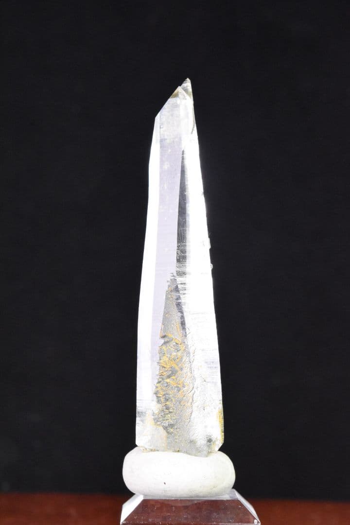 ガネーシュヒマールラパ産 角閃石、クローライト入りタンドリックツイン