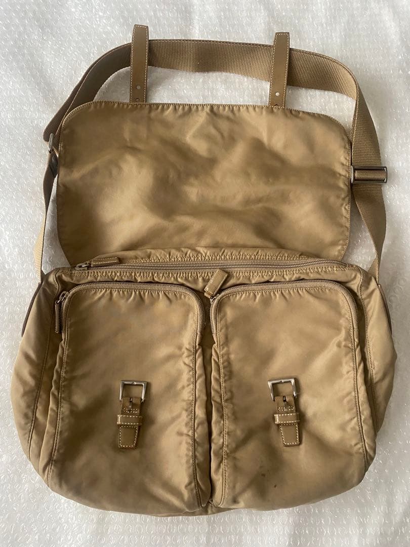 プラダ　PRADA ショルダーバッグ　斜めがけ　ナイロン　ベージュ系　ビンテージ