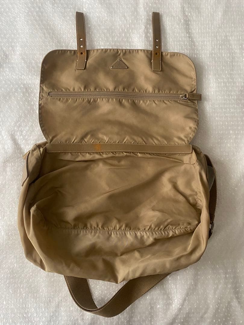 プラダ　PRADA ショルダーバッグ　斜めがけ　ナイロン　ベージュ系　ビンテージ