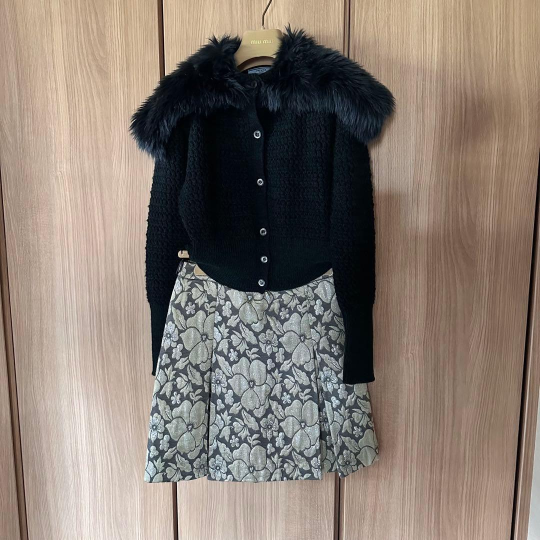 PRADA エコファーのビック襟付き　ニットカーディガン