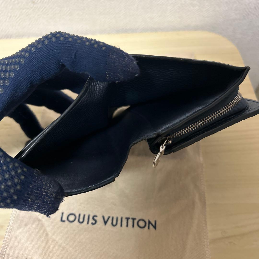 LOUIS VUITTONモノグラム折り財布