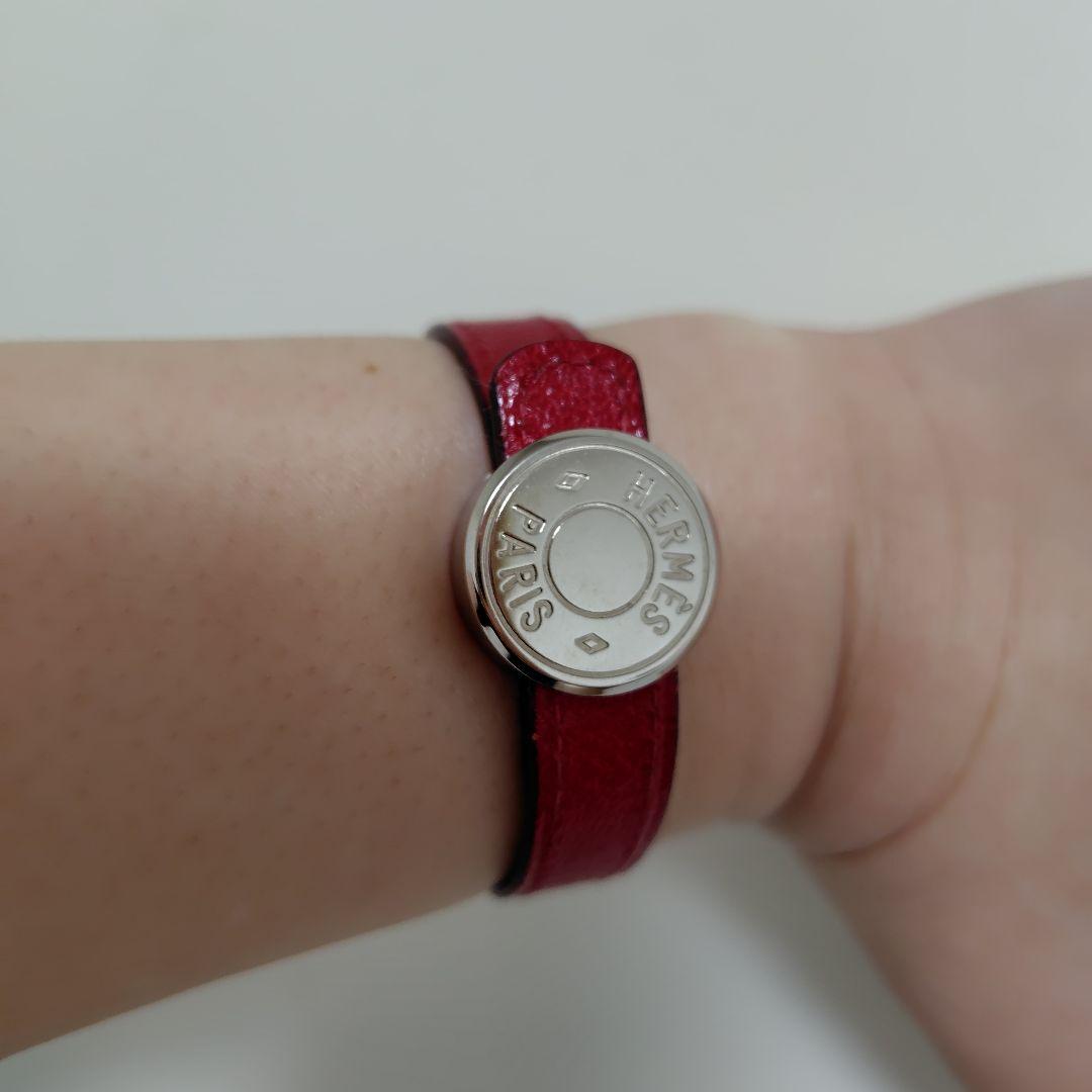 年末セール‼️HERMÈS レザーロゴ入り ブレスレット