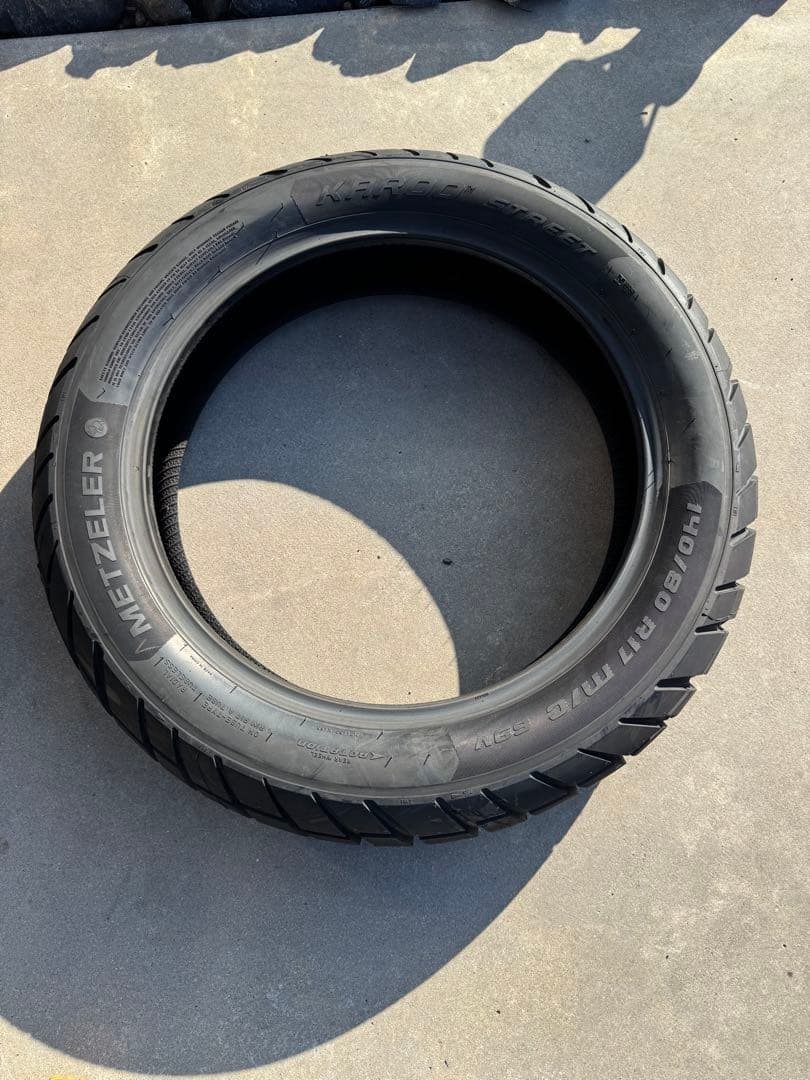メッツラー　KAROO タイヤ前後