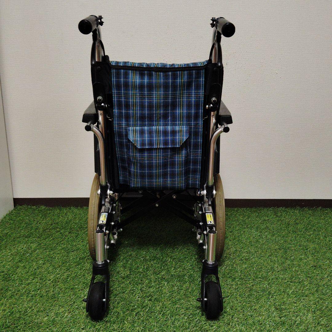 ミキ 介助型 多機能 コンパクト 6輪車椅子 SKT-6