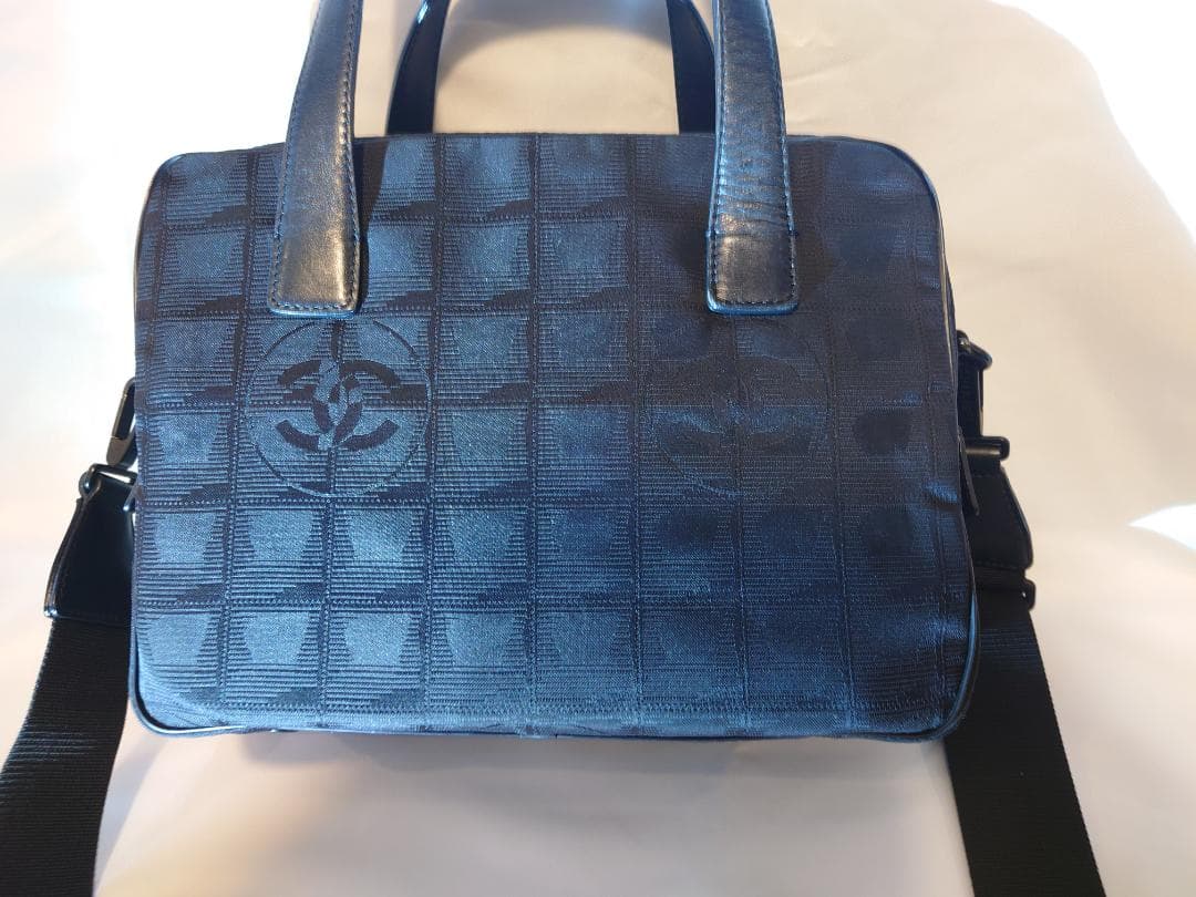 CHANEL ニュートラベルライン　ショルダーバッグ ナイロン