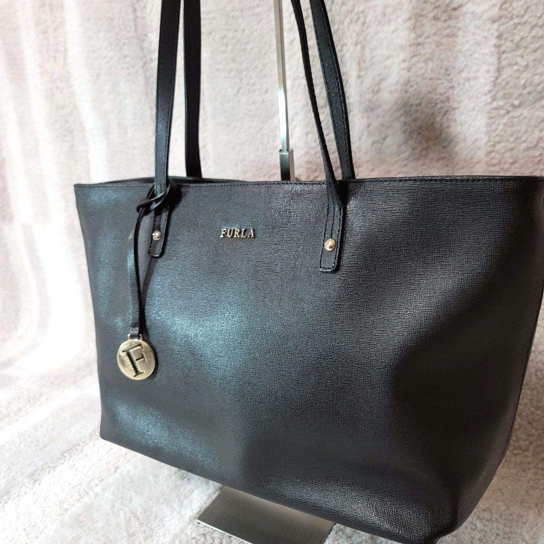 FURLA レザートートバッグ 黒 A4 チャーム 通勤 通学