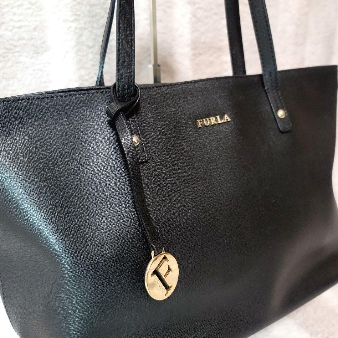 FURLA レザートートバッグ 黒 A4 チャーム 通勤 通学