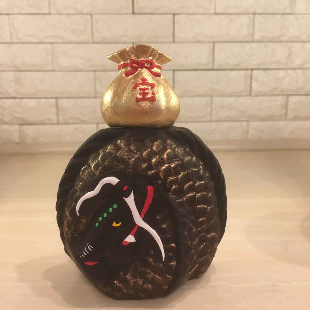 干支　辰の置物　金色の宝の巾着袋