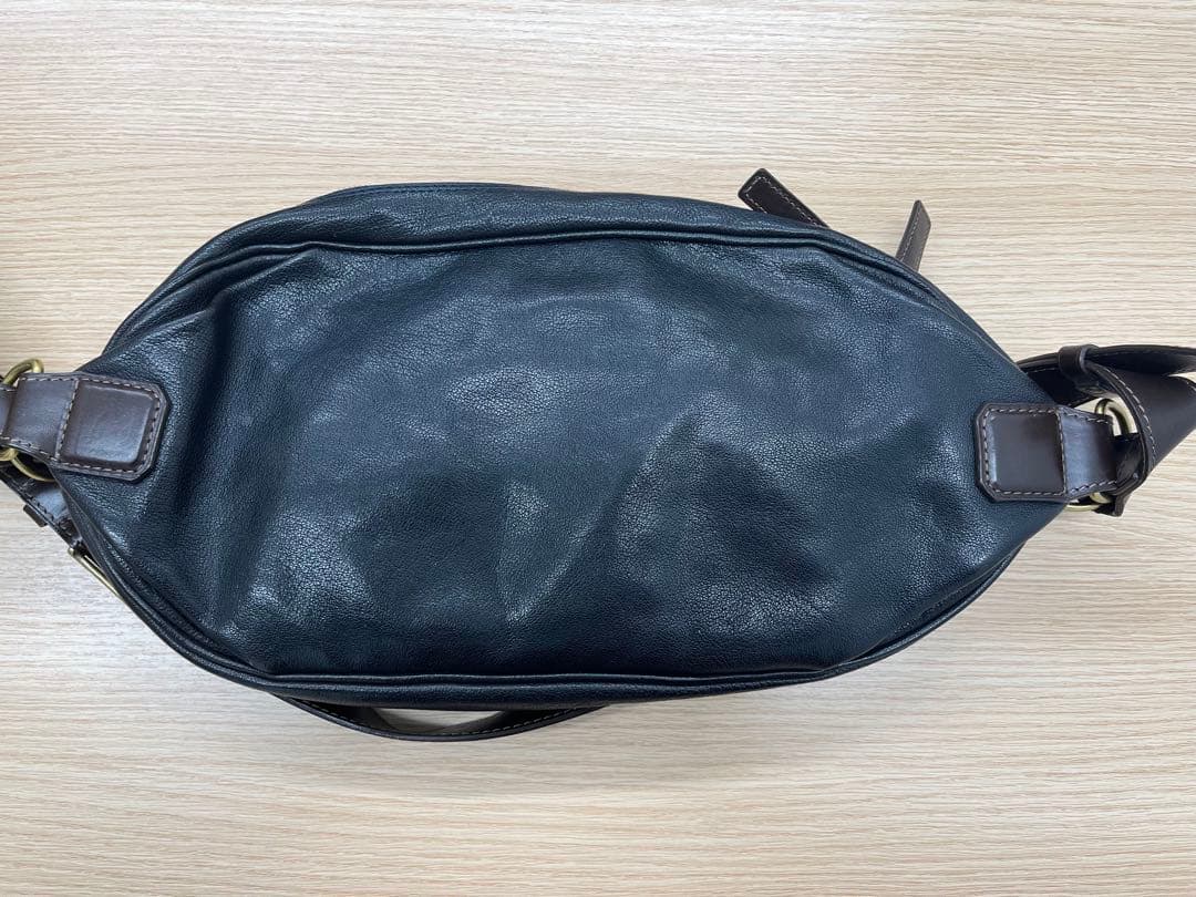 土屋鞄　アルマス　バッファローボディバッグ