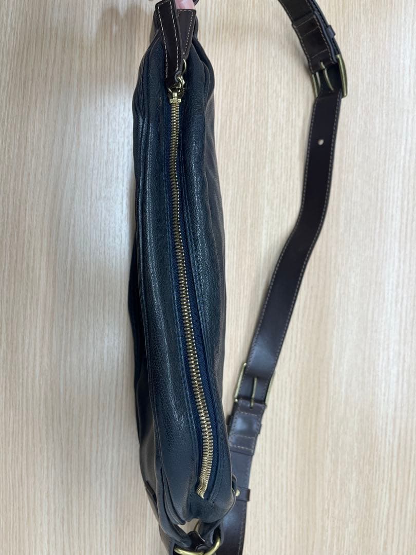 土屋鞄　アルマス　バッファローボディバッグ