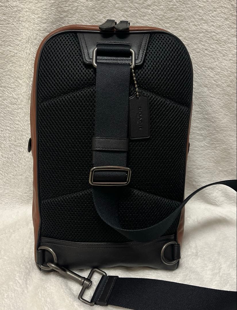 【未使用】COACH ボディバッグ レザー　ブラウン×ブラック