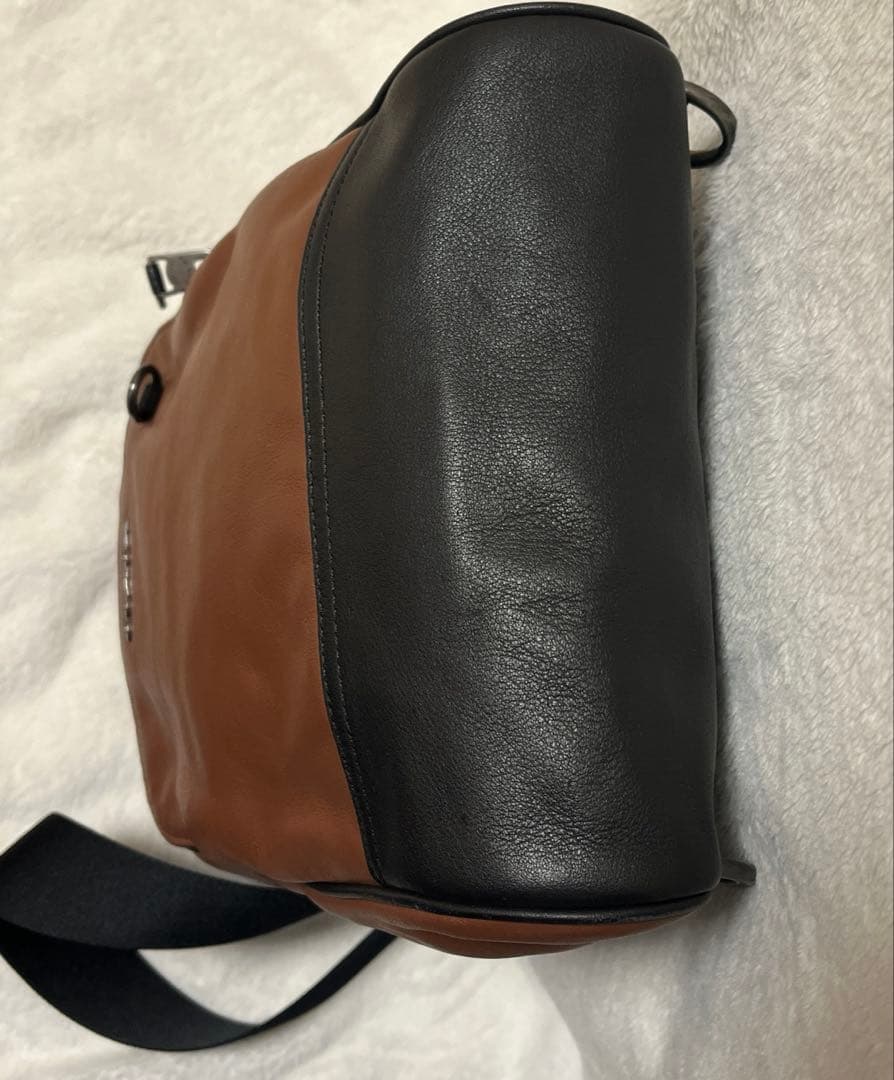 【未使用】COACH ボディバッグ レザー　ブラウン×ブラック