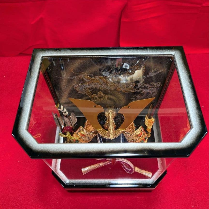 五月人形 兜飾り アクリルケース 六角変形 龍 縁起 銀色 シルバー 子どもの日