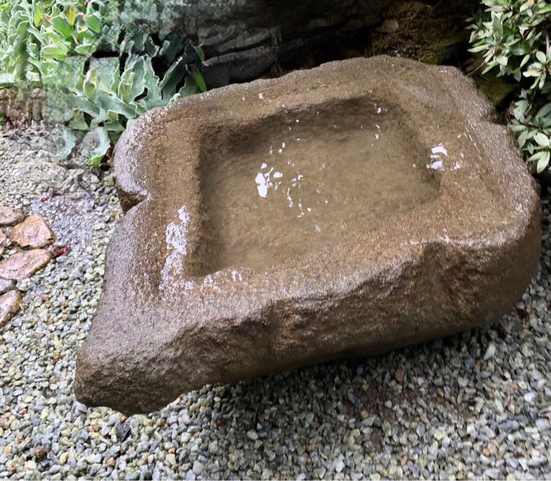 野草の葉型水鉢・向鉢・蹲・オブジェ・庭石・ガーデニング・バードバス・石鉢