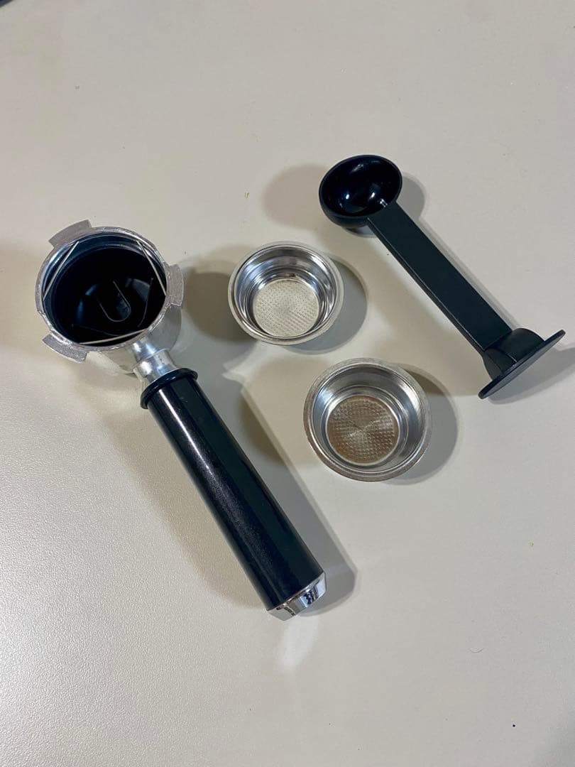 DeLonghi デディカ　エスプレッソカプチーノメーカー　エスプレッソマシン