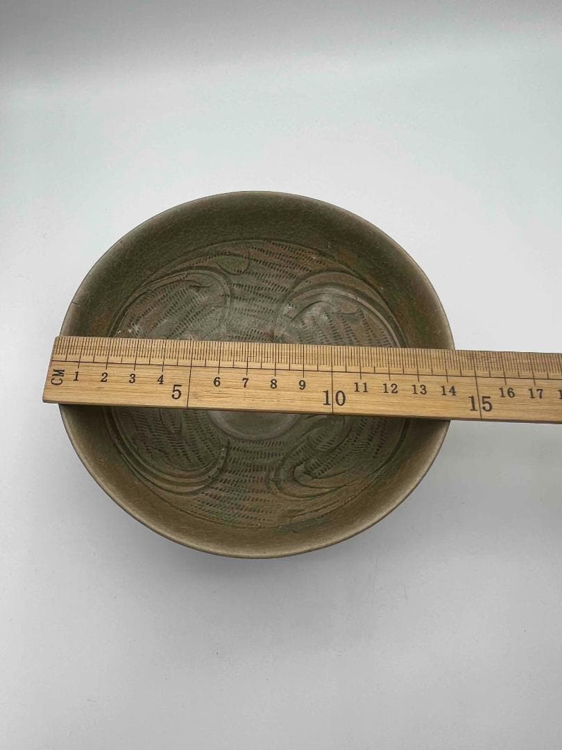 宋時代　青磁　越州窯刻花文碗　茶鉢　越窯 唐物　古賞物　時代物（F117）