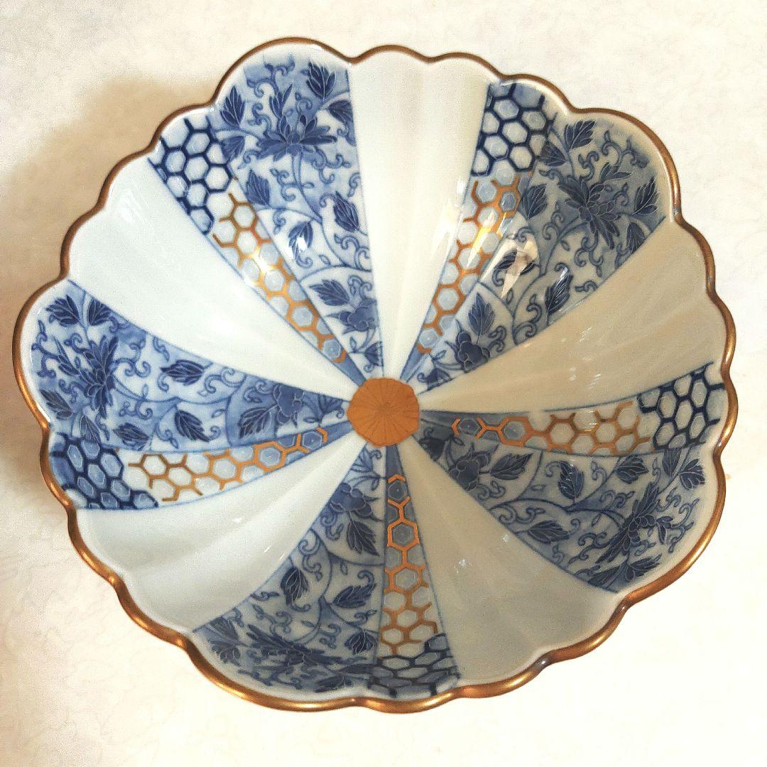 西山窯　古伊万里様染付　金彩菊割小鉢