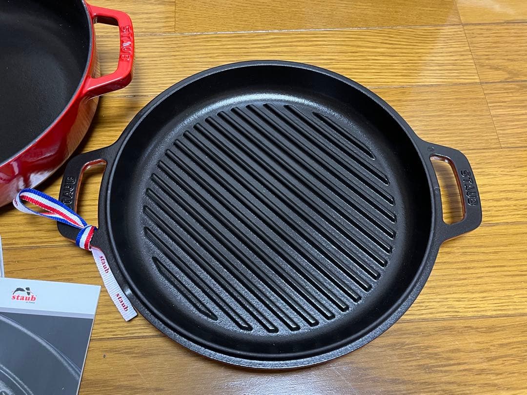 staub 2点セット　　スキヤキ＆グリル、ラムカンチェリー
