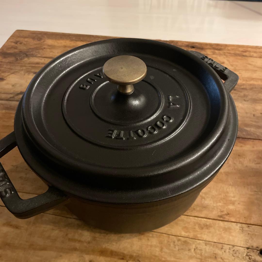 フランス製 ストウヴ鍋　鋳鉄鍋 20cm 蓋付き お買得