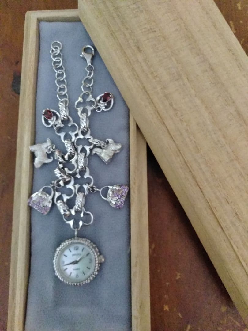 リル　ボギー&レオ　アフガンハウンド　ブレスレットウォッチ