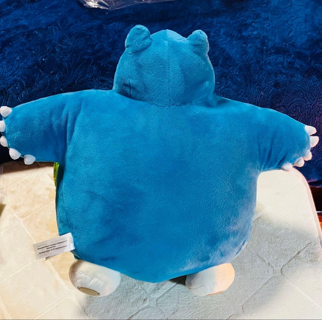 ポケモンセンター限定　ぬいぐるみ　　　カビゴン(キョダイマックスのすがた) .