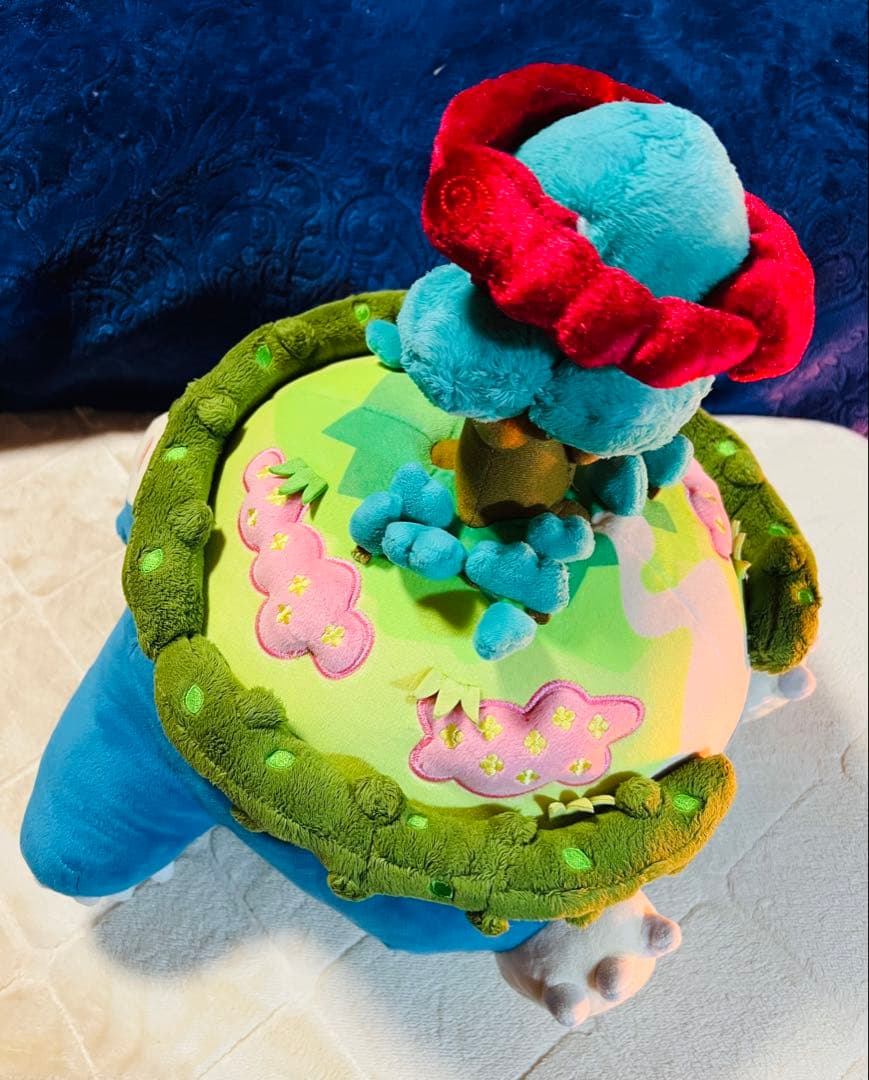 ポケモンセンター限定　ぬいぐるみ　　　カビゴン(キョダイマックスのすがた) .